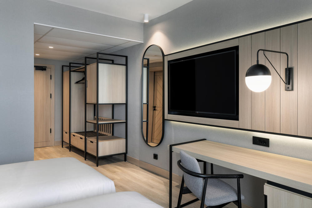 FOUR POINTS BY SHERATON