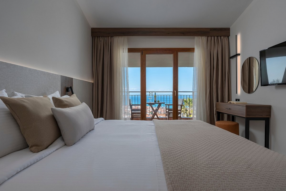 ALIA PALACE HOTEL