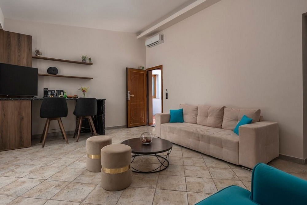 ALIA PALACE HOTEL