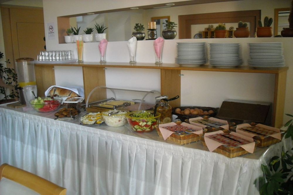 IRIS HOTEL