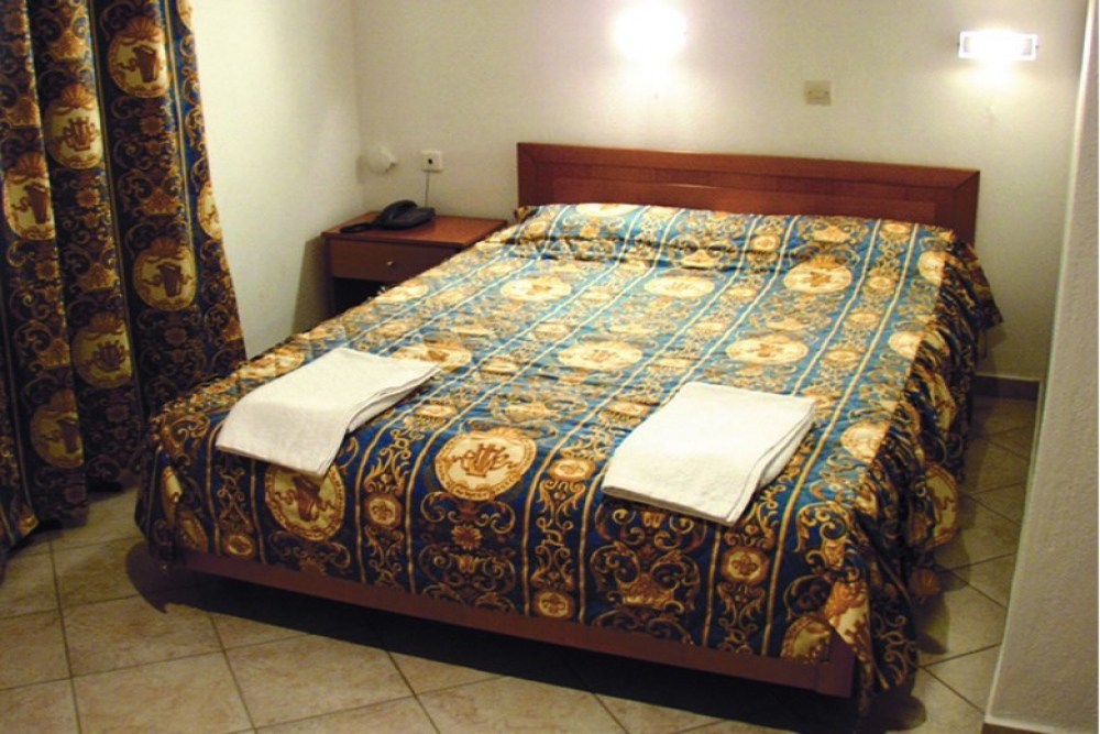 IRIS HOTEL