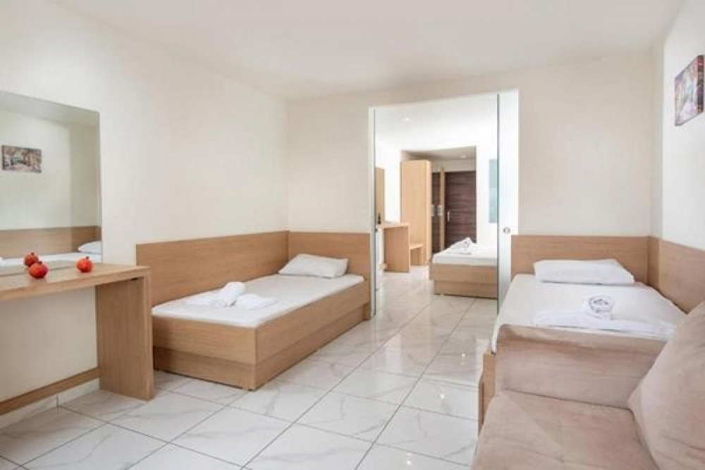 TORONI BLUE SEA HOTEL 
