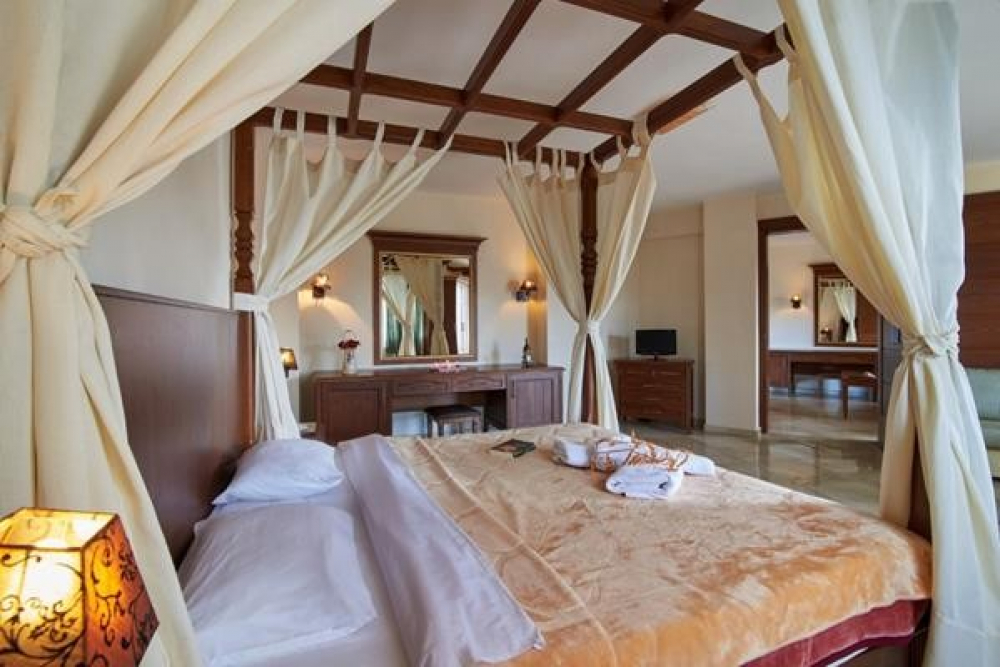 TORONI BLUE SEA HOTEL 