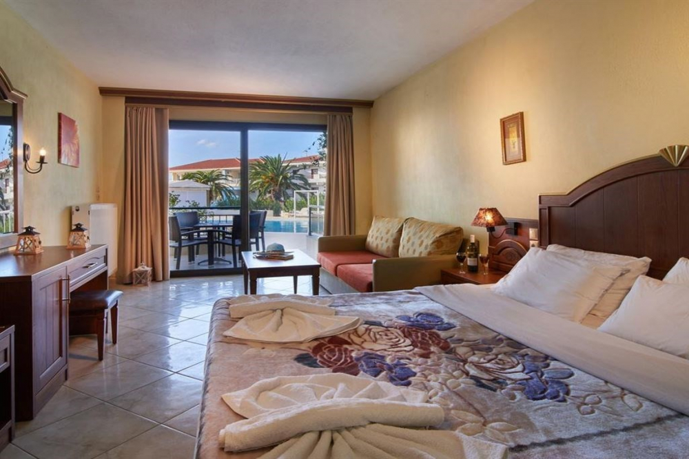 TORONI BLUE SEA HOTEL 