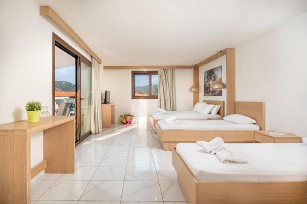 TORONI BLUE SEA HOTEL 