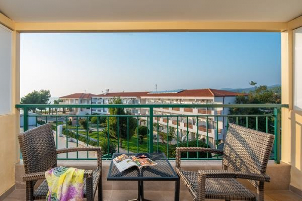TORONI BLUE SEA HOTEL 
