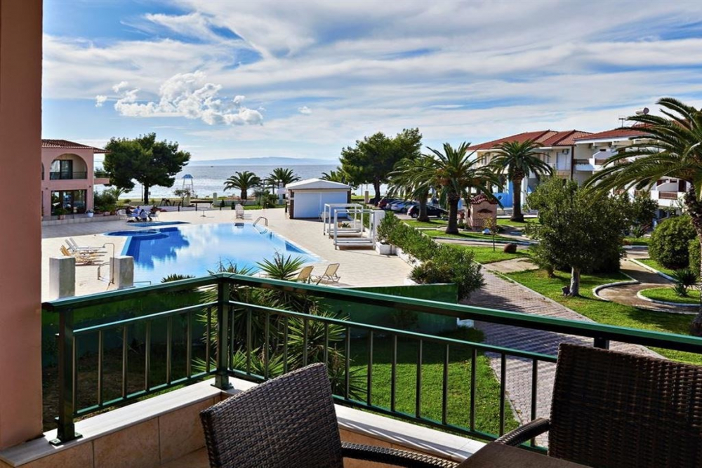 TORONI BLUE SEA HOTEL 