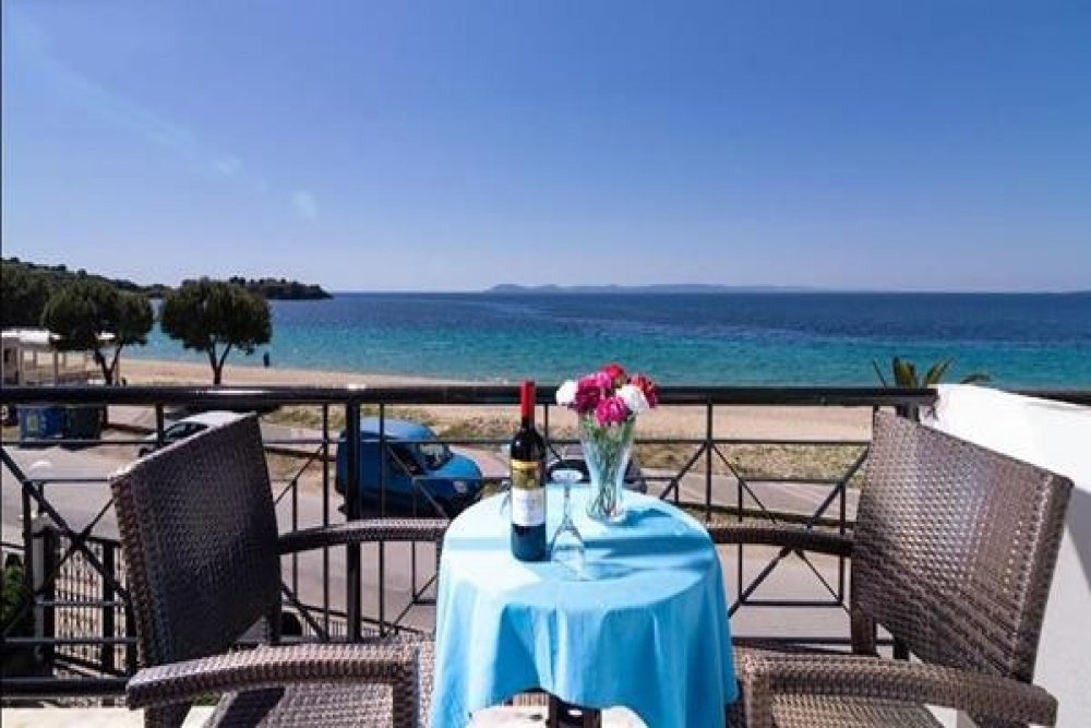 TORONI BLUE SEA HOTEL 
