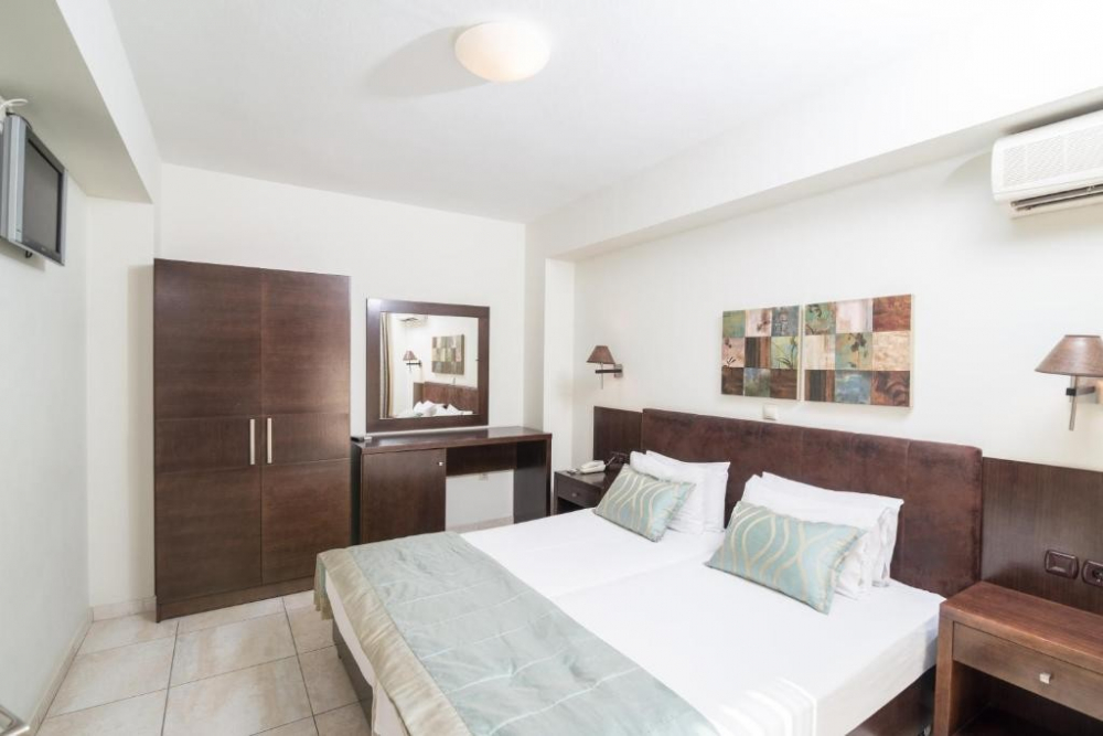 REGINA MARE HOTEL