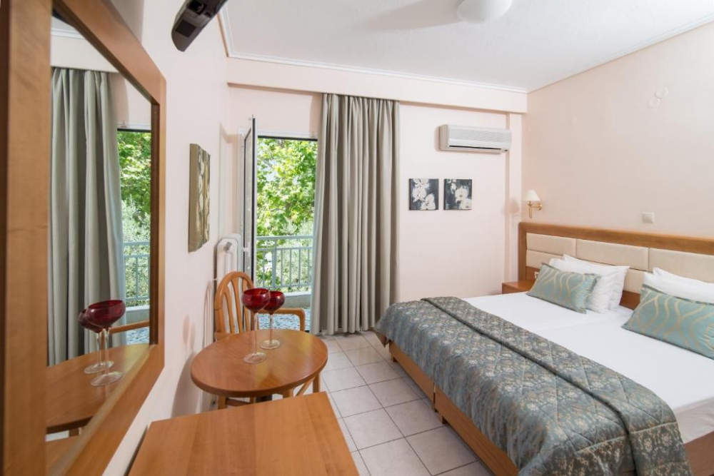REGINA MARE HOTEL
