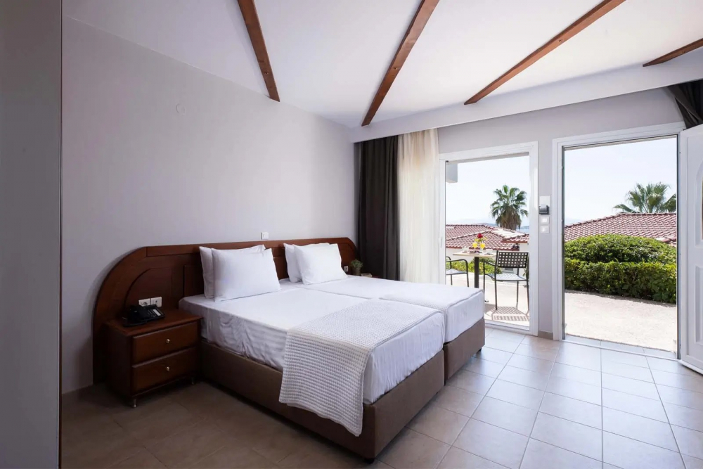 ALEXANDROS PALACE HOTEL AND SUITES
