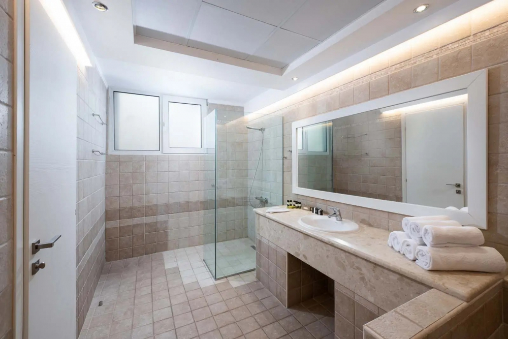 ALEXANDROS PALACE HOTEL AND SUITES