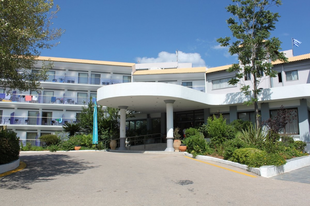 GOLDEN COAST HOTEL & BUNGALOWS