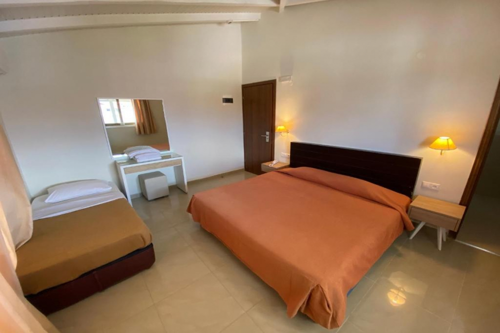 PLATON BEACH HOTEL