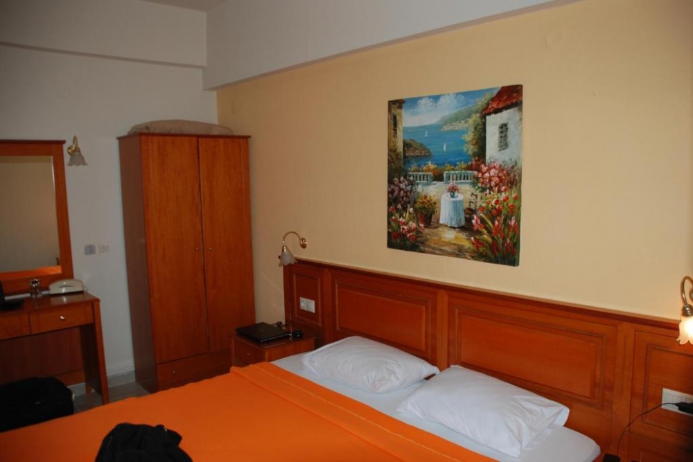 PLATON BEACH HOTEL