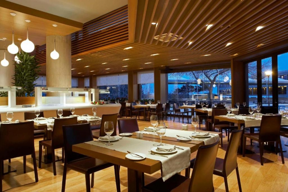 ALEXANDER BEACH HOTEL