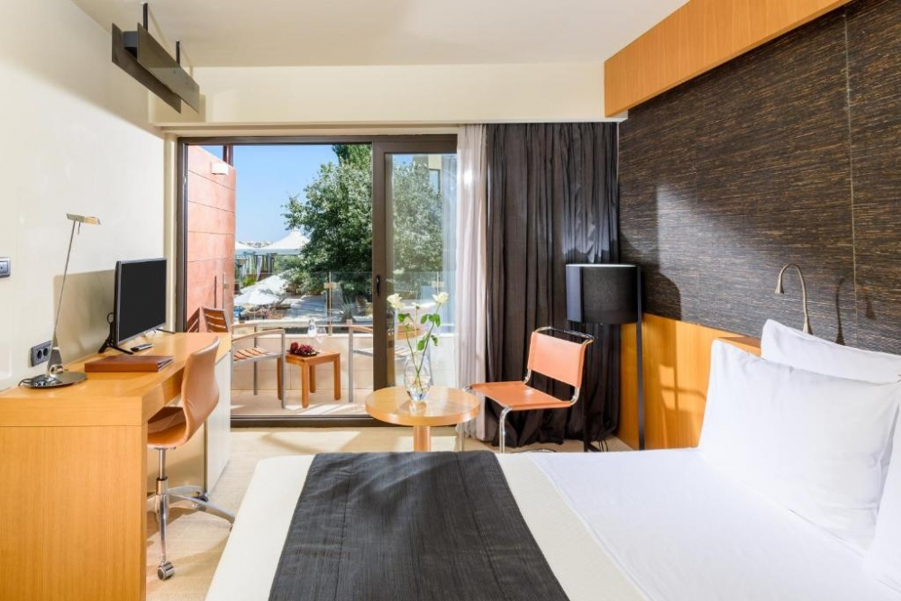 ALEXANDER BEACH HOTEL