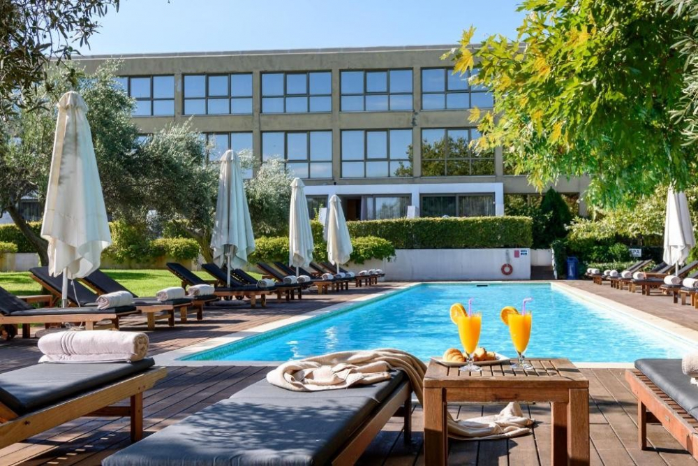 ALEXANDER BEACH HOTEL