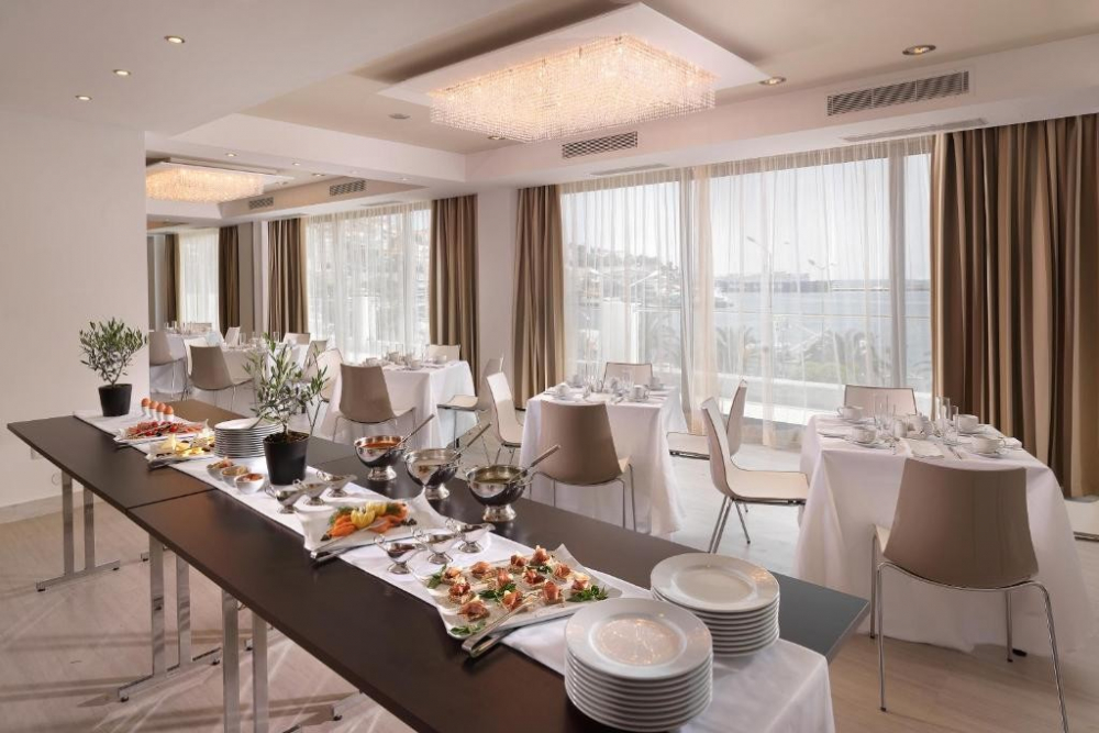 AIROTEL GALAXY HOTEL