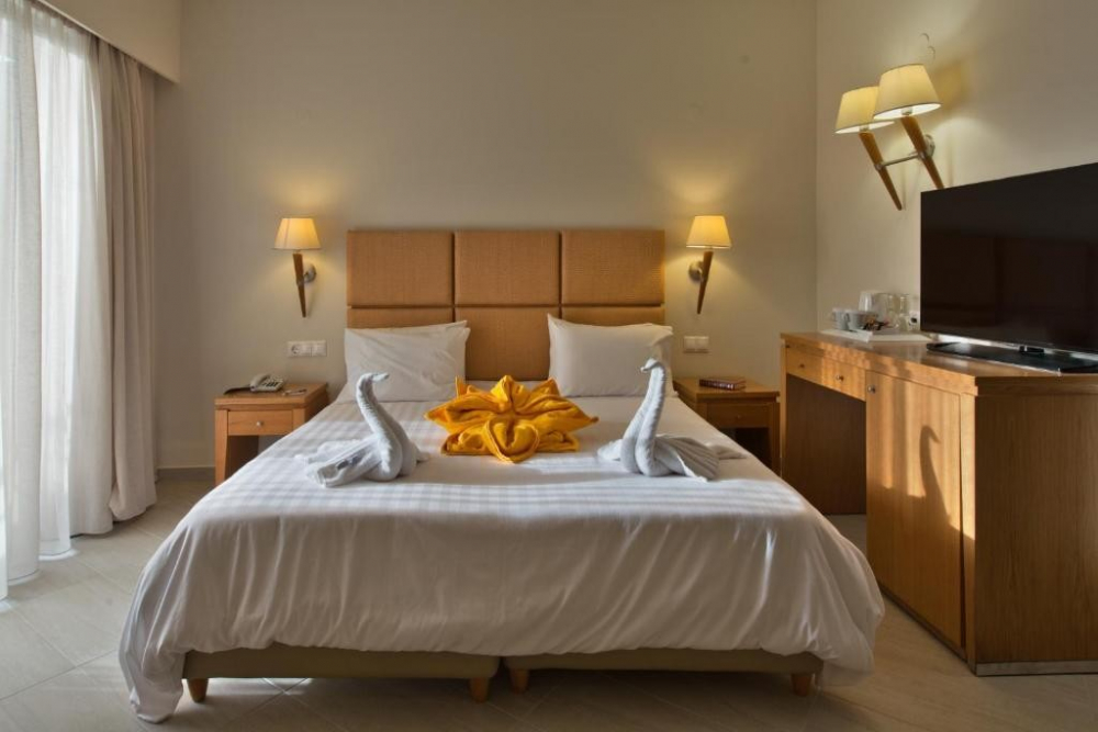 MINOS HOTEL