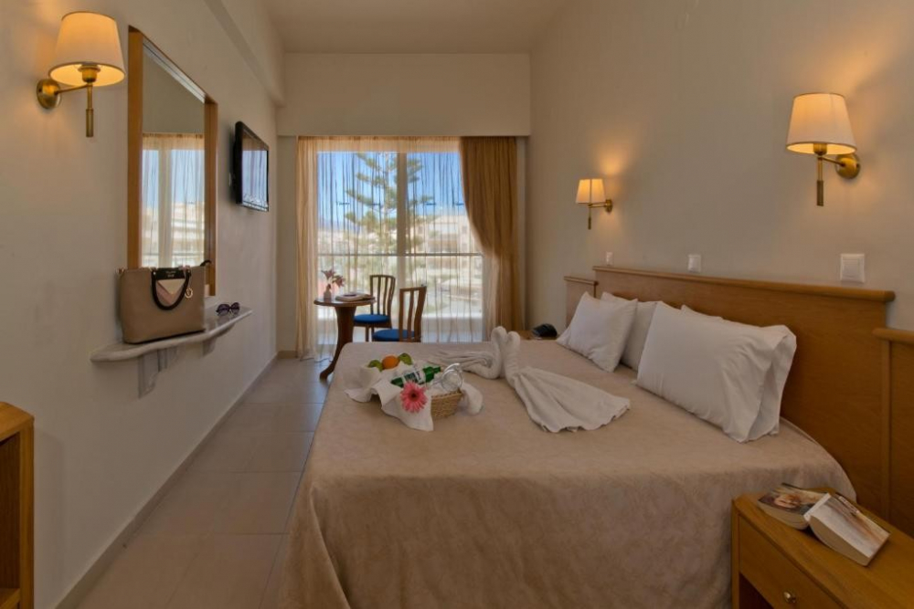 MINOS HOTEL