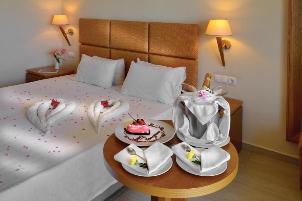 MINOS HOTEL