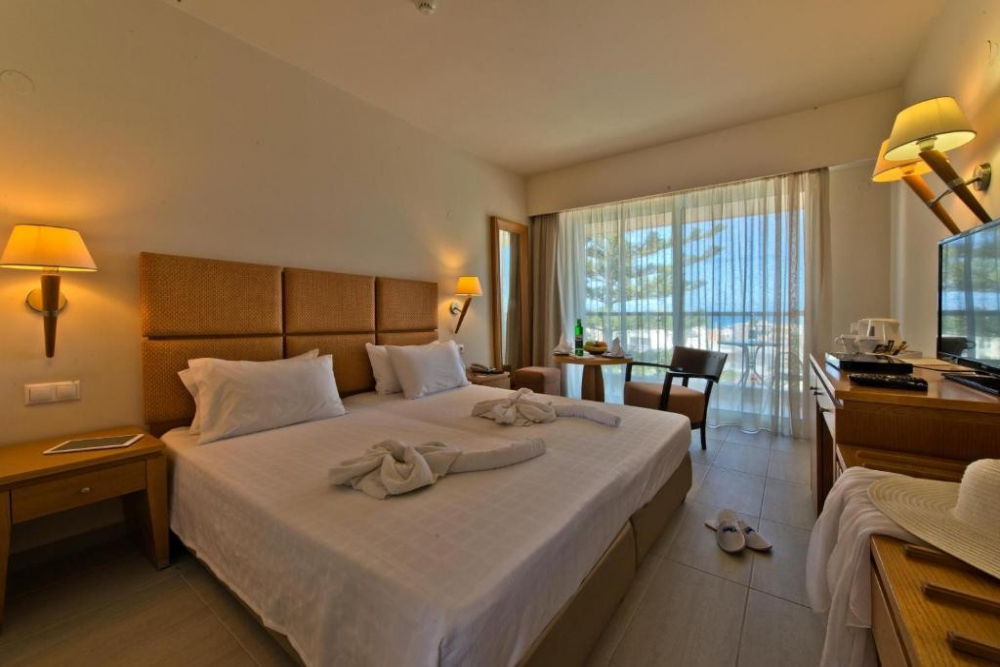 MINOS HOTEL