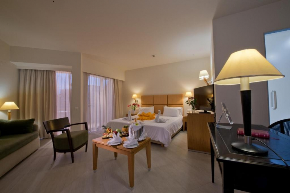 MINOS HOTEL