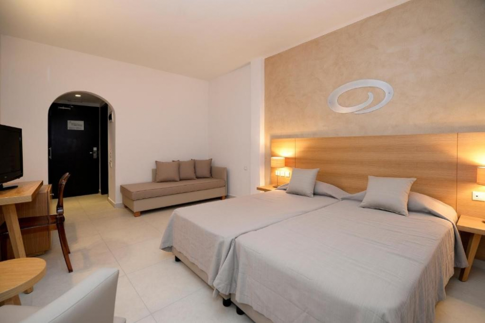 GOLDEN BEACH HOTEL