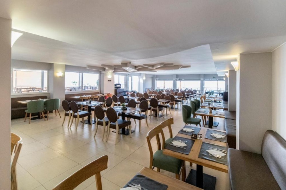 GOLDEN BEACH HOTEL