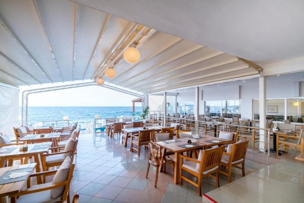 GOLDEN BEACH HOTEL
