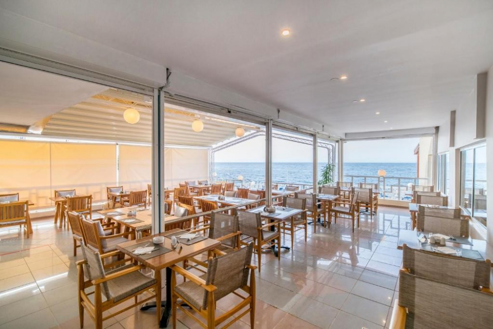 GOLDEN BEACH HOTEL
