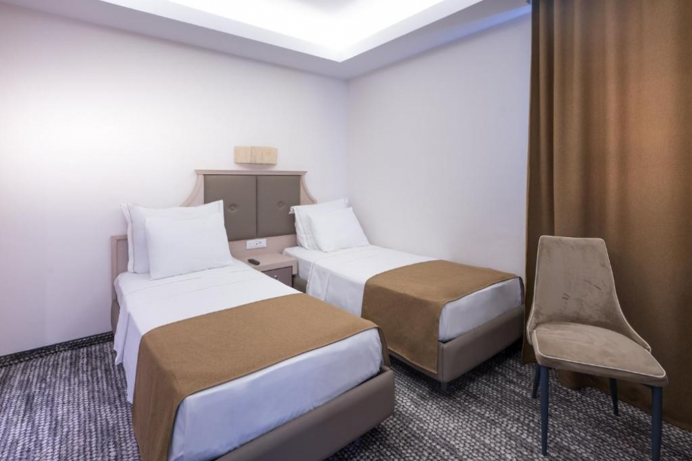 PLATAMON CRONWELL RESORT