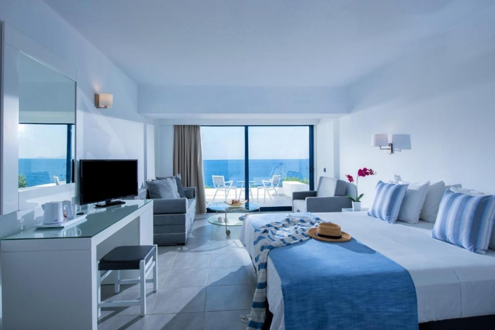 PENINSULA RESORT & SPA 