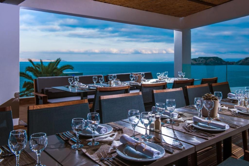 PENINSULA RESORT & SPA 