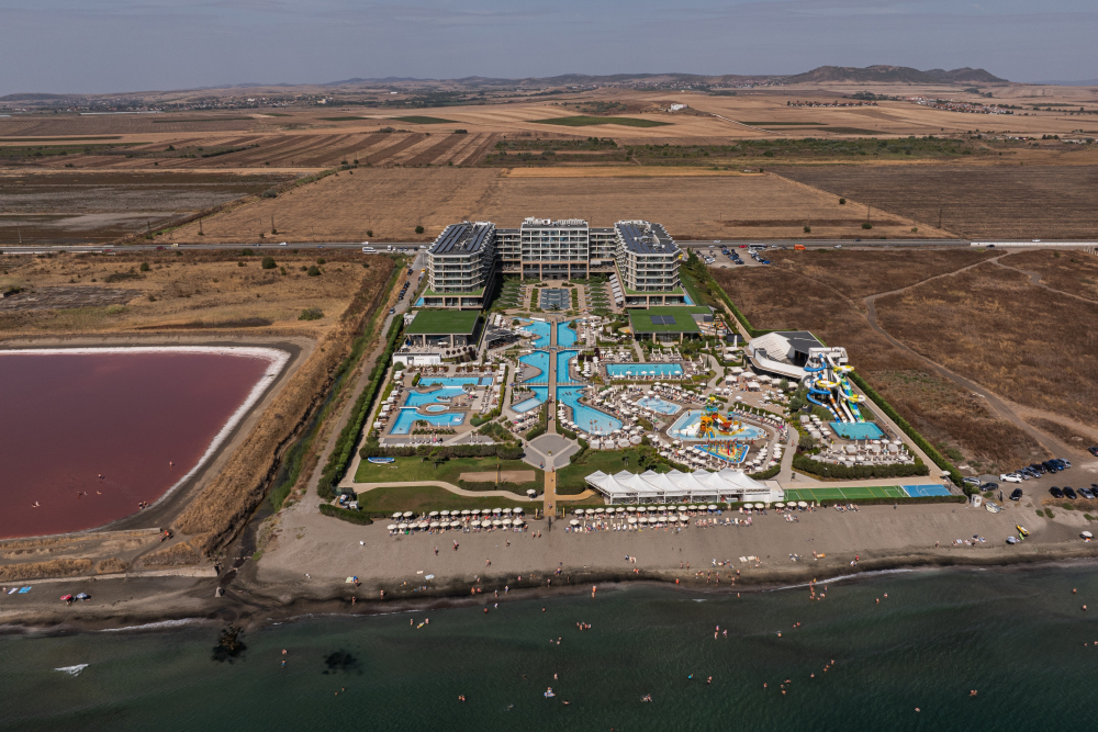 WAVE RESORT
