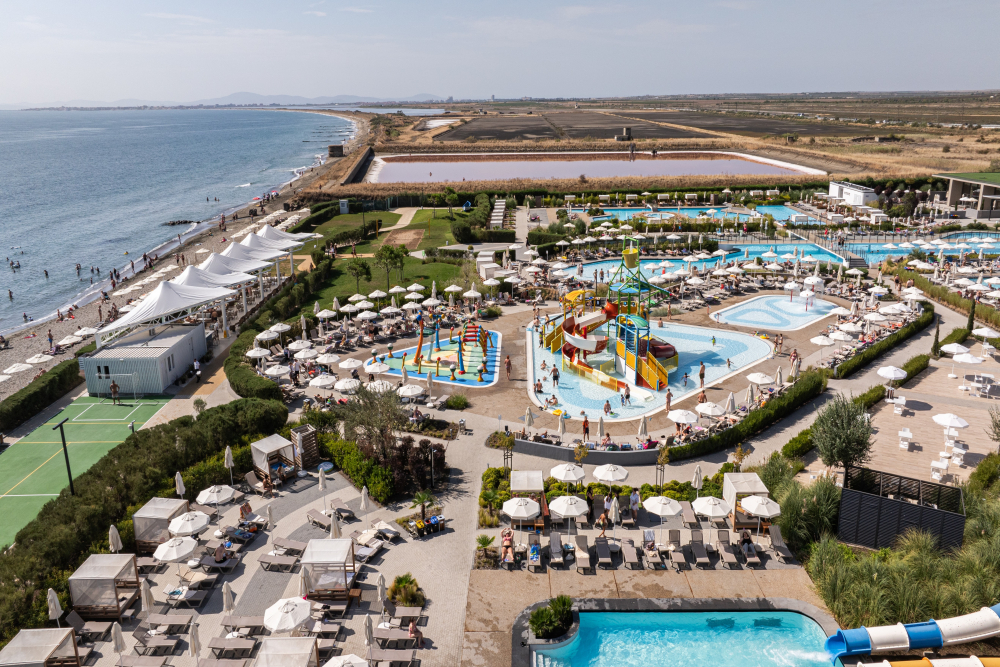 WAVE RESORT