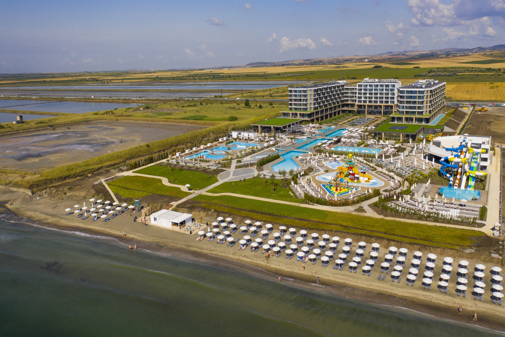 WAVE RESORT