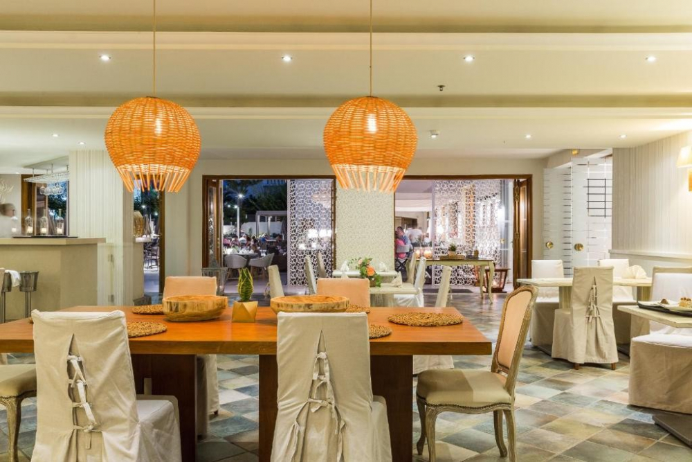 THEARTEMIS PALACE HOTEL