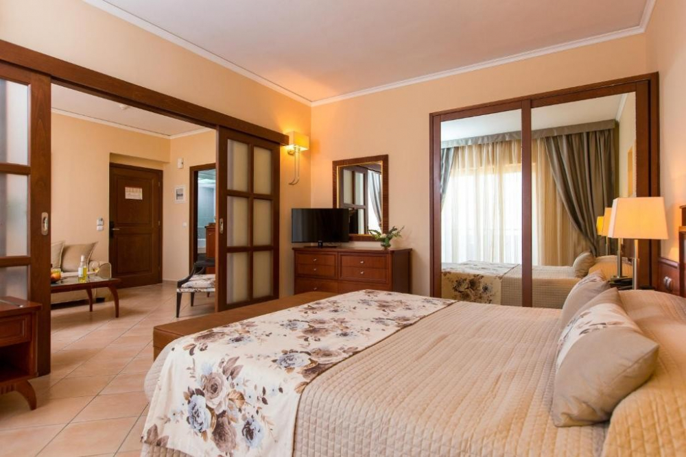 THEARTEMIS PALACE HOTEL