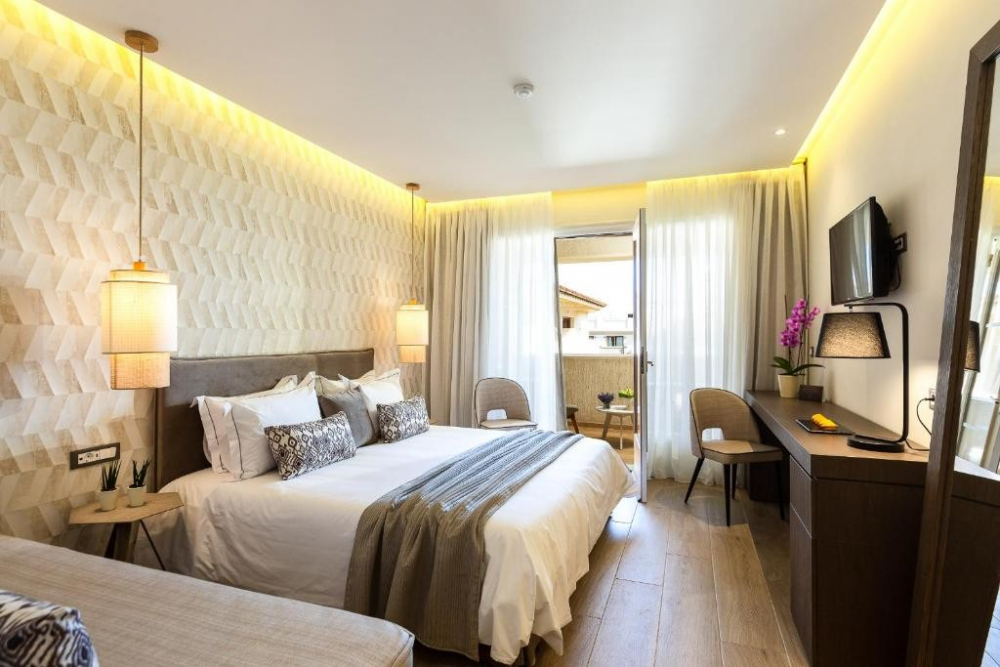 THEARTEMIS PALACE HOTEL