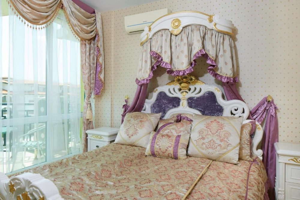 АМОРЕ БИЙЧ
