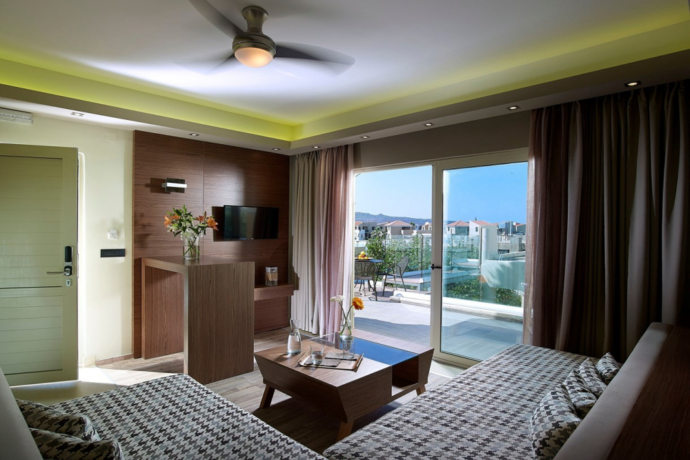 ELOTIS SUITES