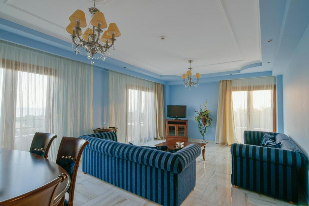 NEFELI HOTEL