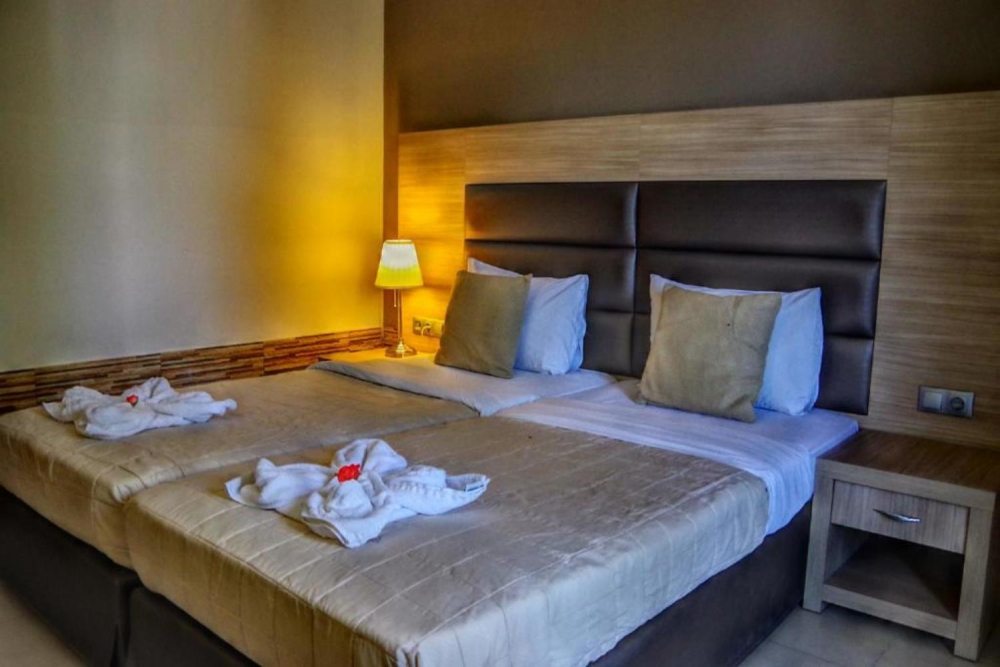 RACHONI BAY - RESORT