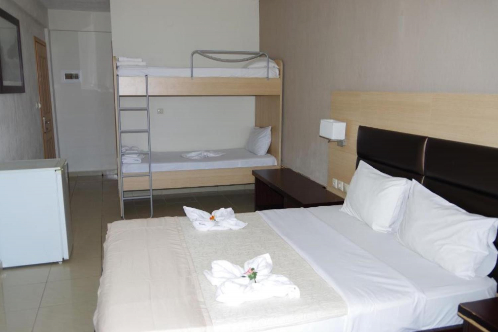 RACHONI BAY - RESORT
