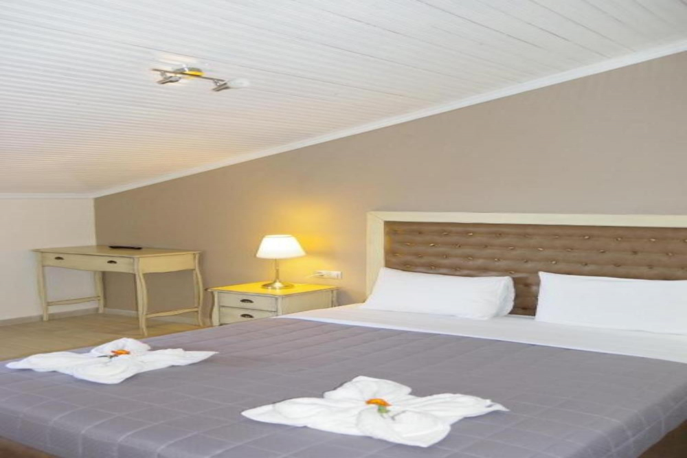 RACHONI BAY - RESORT