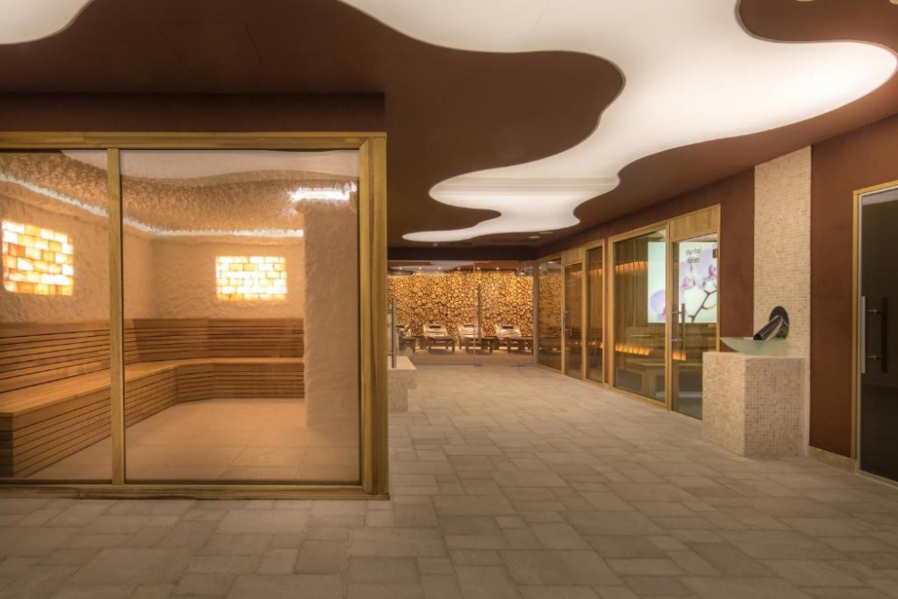 KING MARON BEACH HOTEL AND SPA