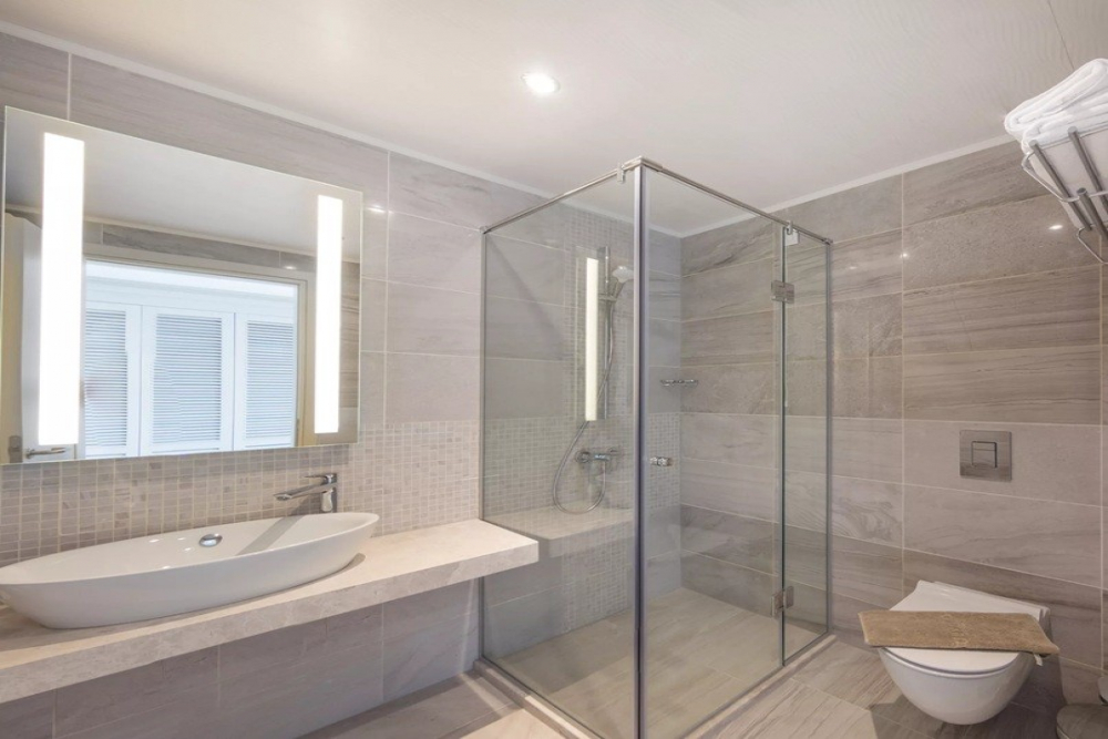 KING MARON BEACH HOTEL AND SPA