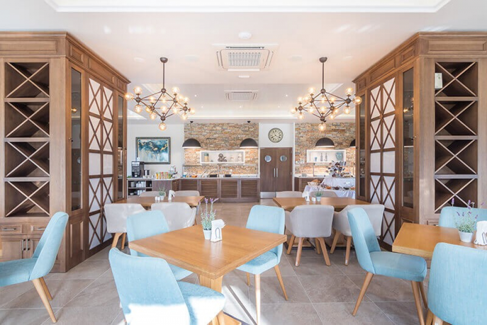 KING MARON BEACH HOTEL AND SPA